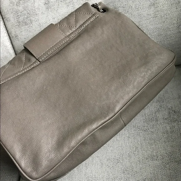 Chanel shoulder bag in grey caviar - Picture 9 of 16